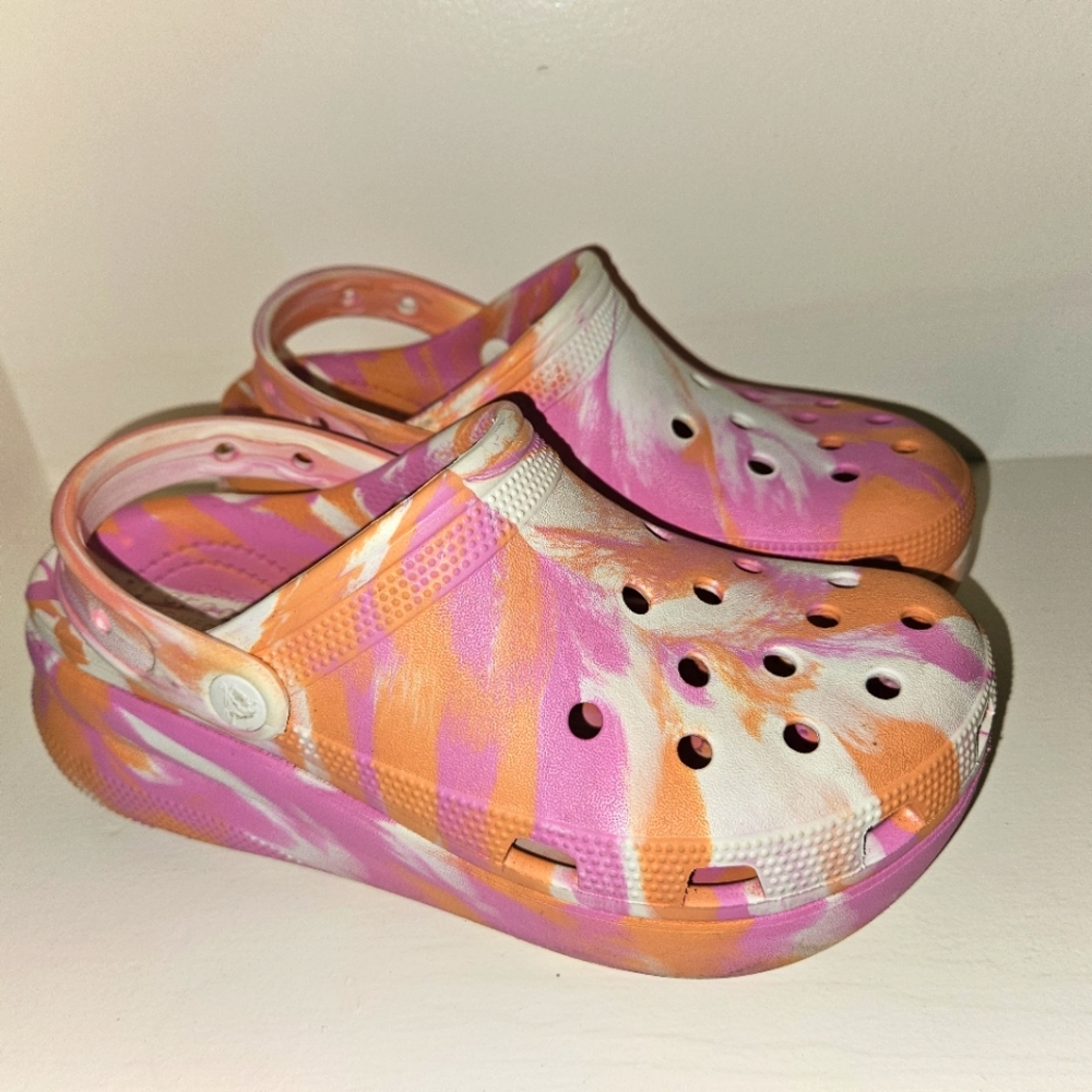 Crocs Iconic Classic Marbled Tie Dye Platform Sandals Womens Size 5 Orange Pink